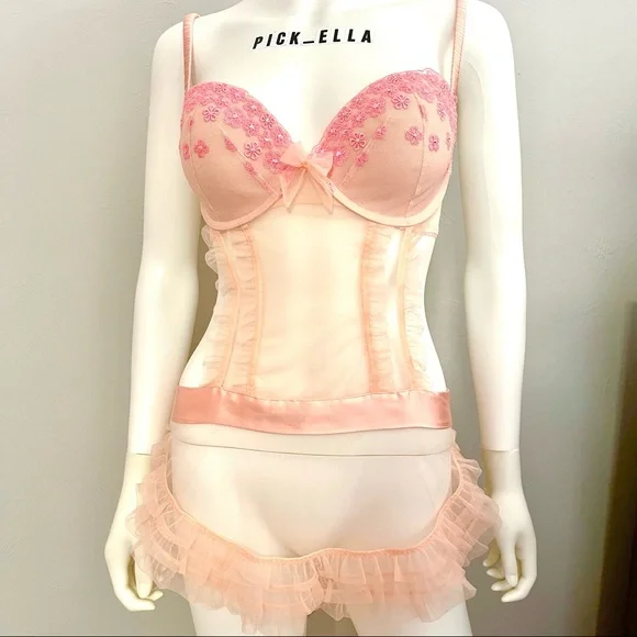 34D Vs Victoria’s Secret Ruffled Floral rhinestones Apron lace satin peach/pink - Picture 3 of 14